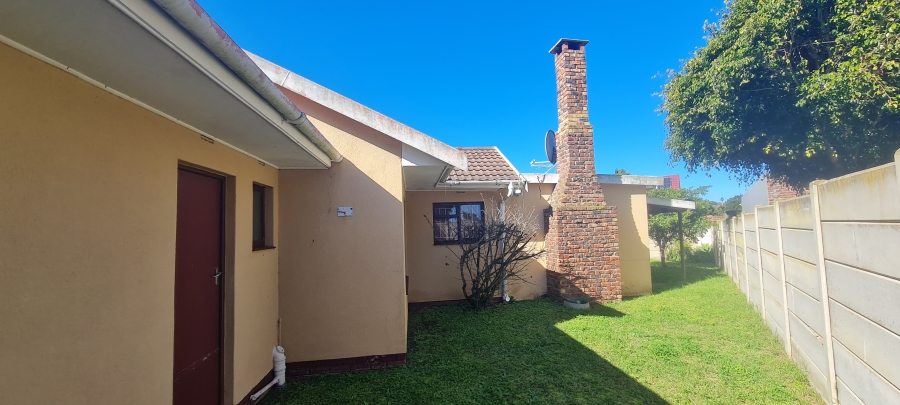 3 Bedroom Property for Sale in Heiderand Western Cape